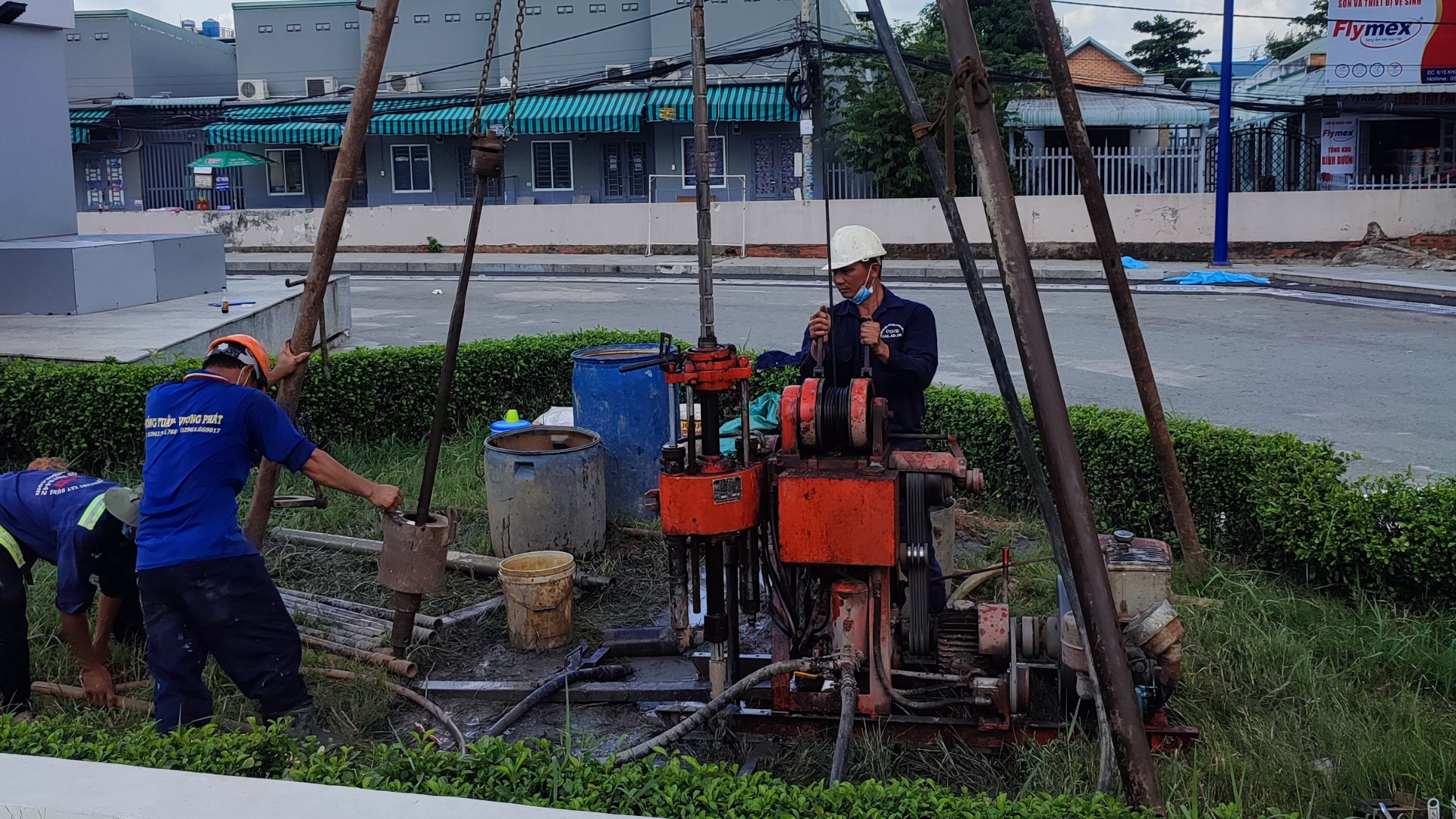 Hình 1: Khoan khảo sát địa chất Trạm Thu Phí Vĩnh Bình - Bình Dương