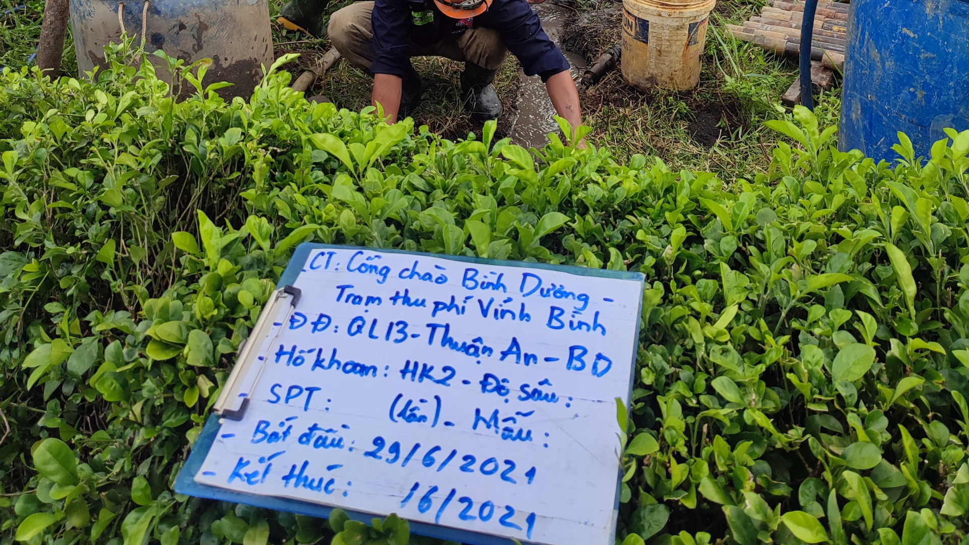 Hình 3: Khoan khảo sát địa chất Trạm Thu Phí Vĩnh Bình - Bình Dương