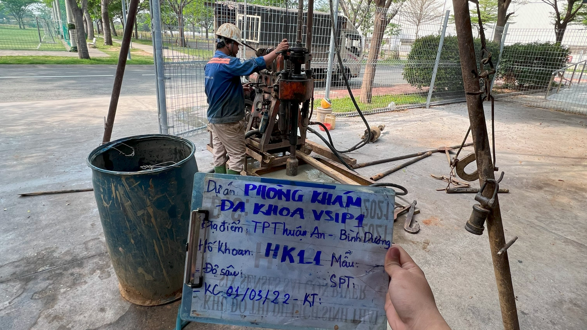 Hình 1: Khoan khảo sát địa chất Phòng Khám Đa Khoa Khu Công Nghiệp VSIP-IIA - Bình Dương